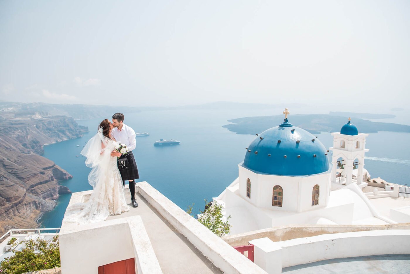A lovely Scottish Couple Get Married at Gem In Santorini, Unfortunatly With Not the Best Weather, But The View Is Still Amazing
